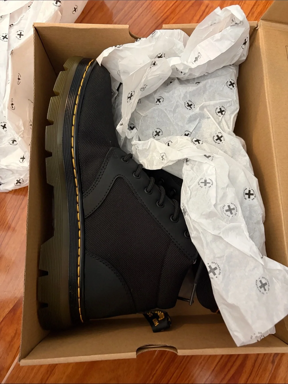 Dr. Martens Unisex Bonny Chukka Boot